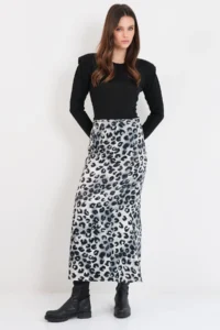 Trend Alaçatı Stili Women's Gray Leopard Patterned Zippered Midi Length Satin Skirt ALC-X14781 - Image 4