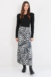 Trend Alaçatı Stili Women's Gray Leopard Patterned Zippered Midi Length Satin Skirt ALC-X14781 - Image 5