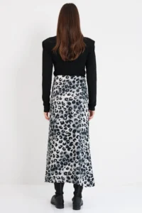 Trend Alaçatı Stili Women's Gray Leopard Patterned Zippered Midi Length Satin Skirt ALC-X14781 - Image 6