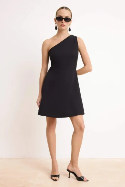 TRENDYOLMİLLA Black Single Arm Skirt Opened at Waist Short / Mini Flexible Weaving Dress