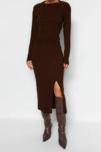 TRENDYOLMİLLA Brown Crop Knitwear Top and Bottom Set - Image 2