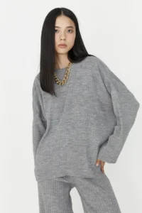 TRENDYOLMİLLA Gray Wide Pattern Basic Fitted Knitwear Top and Bottom Set