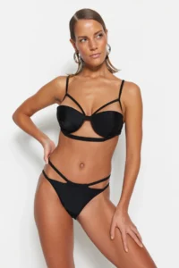 TRENDYOLMİLLA Black Piped Normal Hem Bikini Bottom - Image 3