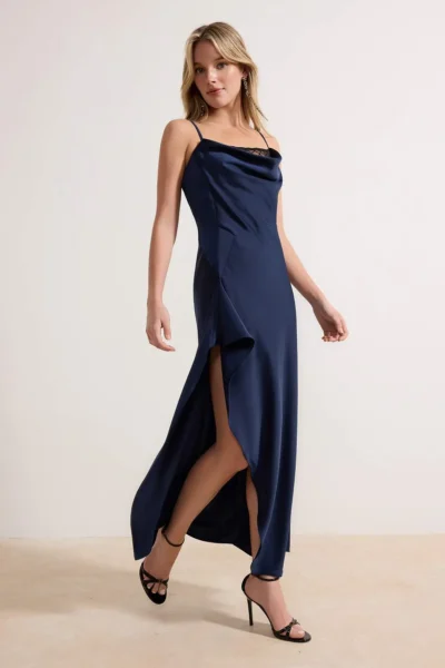 TRENDYOLMİLLA Navy Blue Lace Detailed Weaving Satin Midi Elegant/Evening Dress