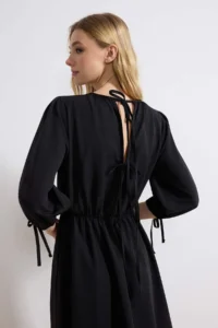 TRENDYOLMİLLA Black Back Binding Detailed Midi Weaving Dress - Image 3