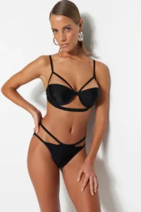 TRENDYOLMİLLA Black Piped Normal Hem Bikini Bottom
