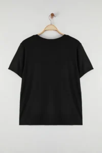 Trendyol Curve Black Regular Fit V-neck Plus Size T-Shirt - Image 7