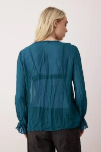 TRENDYOLMİLLA Petrol Blue Blue Blue Wrinkled Siphon Transparent Shirt - Image 4