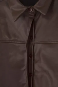TRENDYOLMİLLA Dark Brown Crop Leather Shirt - Image 8