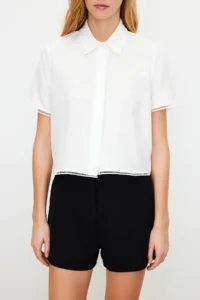 TRENDYOLMİLLA Ecru Short Sleeve Crop Lace Cupra Material Weaving Shirt - Image 4