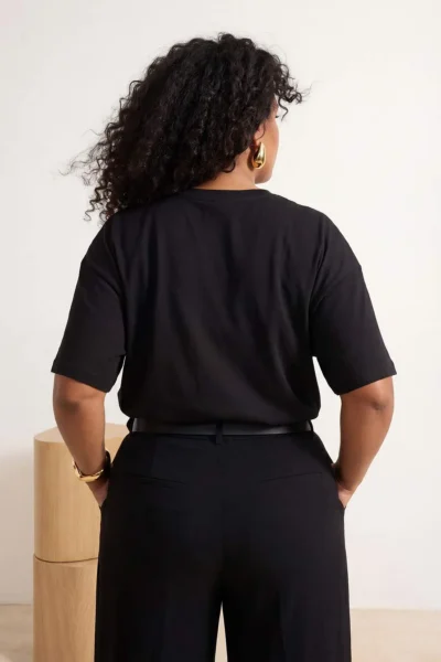 Trendyol Curve Black 100% Cotton Embroidered Oversized/Wide Pattern Crew Neck Knitting Plus Size T-Shirt