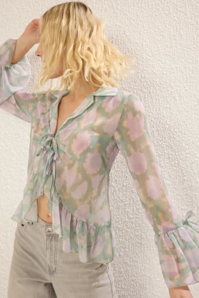 TRENDYOLMİLLA Multicolored tied up Weaving Shirt with Ruffle Detail on Front Body and Sleeve