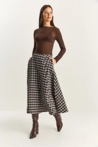 Bianco Lucci Women's Plaid Patterned A-Line Long Skirt with Pocket Detail - Image 4