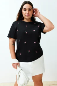 Trendyol Curve Black relaxed Floral Embroidery Detailed 100% Cotton Knitting Plus Size T-Shirt