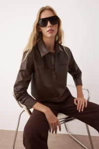 TRENDYOLMİLLA Dark Brown Crop Leather Shirt - Image 3