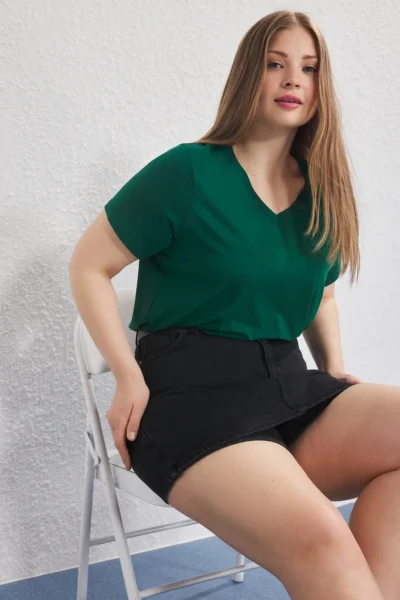 Trendyol Curve Emerald Green Regular Fit V-neck Plus Size T-Shirt