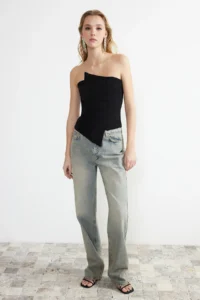TRENDYOLMİLLA Black Bodysuit-Fitting Weaving Blouse - Image 4
