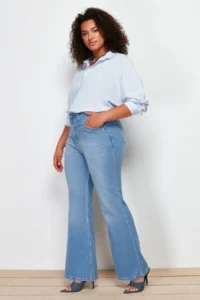 Trendyol Curve Light Blue High Waist comfort Stitching Detailed flared leg Flare Fit jeans - Image 4