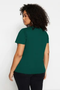 Trendyol Curve Emerald Green Regular Fit Basic Crew Neck 100% Cotton Knitting Plus Size T-Shirt - Image 3