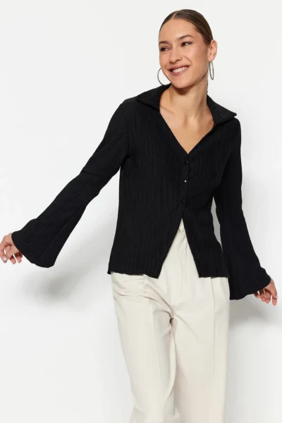TRENDYOLMİLLA Black pleated and buttoned Flare/Spanish Arm Knitting Shirt