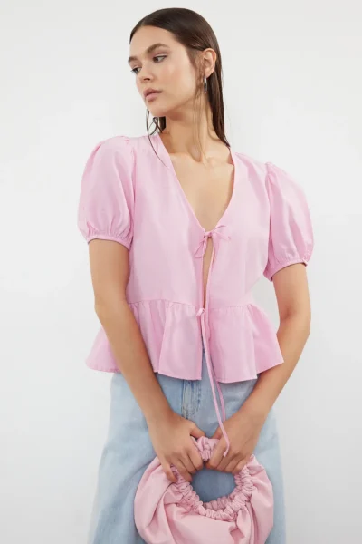 TRENDYOLMİLLA Pink tied up Weaving Shirt