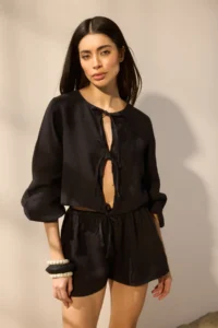 TRENDYOLMİLLA Black Weaving Binding Detailed 100% Linen Beach Crop Shirt - Image 2