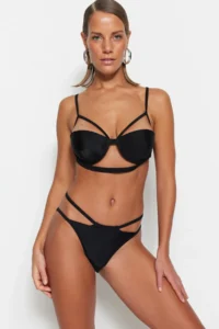 TRENDYOLMİLLA Black Piped Normal Hem Bikini Bottom - Image 2