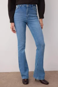 TRENDYOLMİLLA Mavi More Sustainable High Waist Middle Flexible Flare flared leg jeans - Image 3