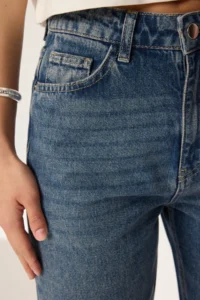 TRENDYOLMİLLA Light Blue Cut-Out High Waist Straight 100% Cotton Non-Stretch jeans - Image 4