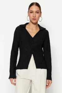 TRENDYOLMİLLA Black pleated and buttoned Flare/Spanish Arm Knitting Shirt - Image 2
