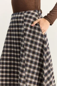 Bianco Lucci Women's Plaid Patterned A-Line Long Skirt with Pocket Detail - Image 7
