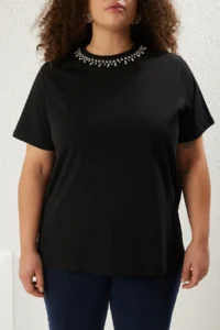 Trendyol Curve Black Collar Relaxed Fit 100% Cotton Knitting Plus Size T-Shirt - Image 4