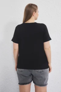 Trendyol Curve Black Regular Fit V-neck Plus Size T-Shirt - Image 4