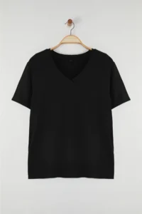 Trendyol Curve Black Regular Fit V-neck Plus Size T-Shirt - Image 5