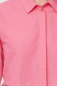 TRENDYOLMİLLA Pink Crop Weaving Low-cut back linen look Beach Shirt - Image 5