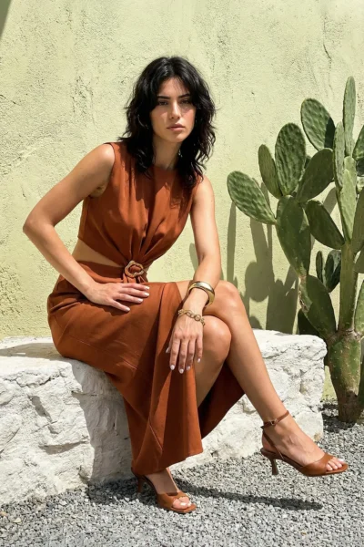 TRENDYOLMİLLA Burgundy A Cut Waist Low-cut and Accessory Detailed Maxi Weaving Crepe her dress