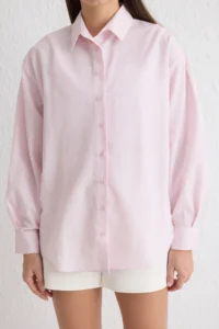 TRENDYOLMİLLA Light Pink Basic Striped Oversized Wide Pattern Weaving Shirt - Image 3