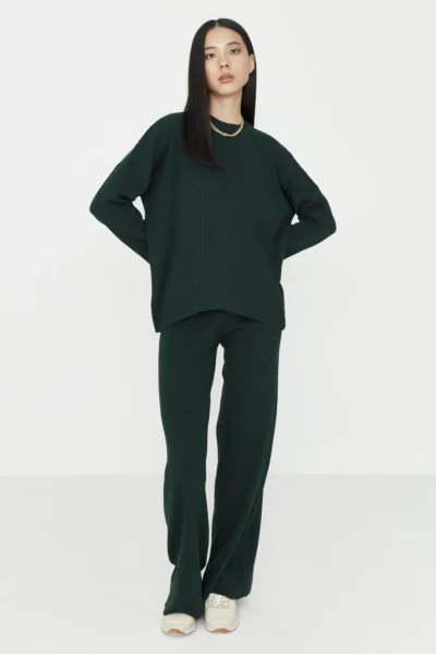 TRENDYOLMİLLA Emerald Green Wide Pattern Basic Corduroy Knitwear Top and Bottom Set