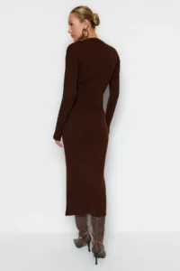 TRENDYOLMİLLA Brown Crop Knitwear Top and Bottom Set - Image 5