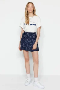 TRENDYOLMİLLA Navy Blue Polka Dot Skirt Look High Waist Mini Knitting Shorts - Image 4