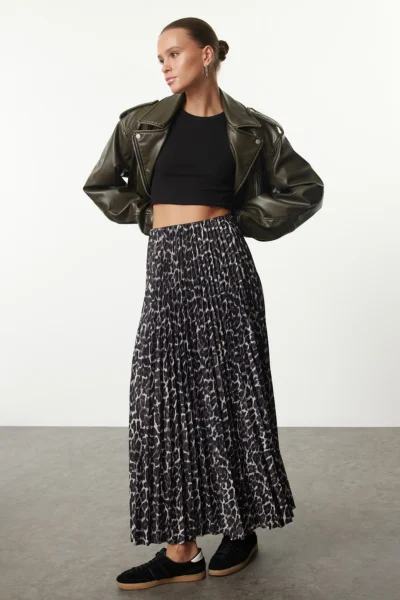 TRENDYOLMİLLA Dark Brown pleated Leopard Printed Flexible Knitting Skirt