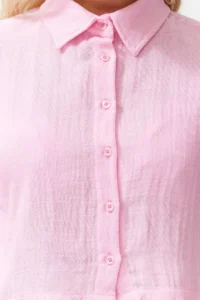 TRENDYOLMİLLA Pink Weaving 100% Cotton Beach Crop Shirt - Image 5