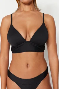 TRENDYOLMİLLA Black textured Triangle Push Up Bikini Top - Image 4
