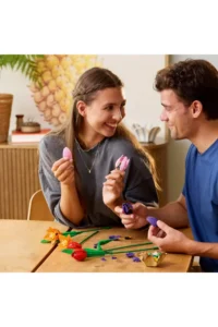 LEGO ® Botanicals Tulip Bouquet  - Decorative Model Building Set for Adults (576 Pieces) - Image 3