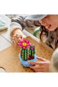 LEGO ® Botanicals Flowering Cactus  - Toy Construction Set for Children Ages 9 and Up (482 Pieces) - Image 7
