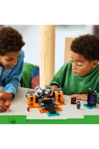 LEGO ® Minecraft® Wither Battle  - 8+ Creative Toy Building Set (494 Pieces) - Image 9
