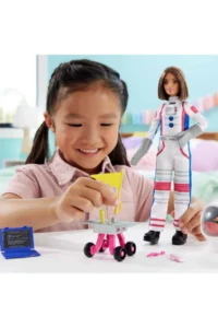 Barbie Deluxe Astronaut Career Doll HRG45 - Image 3