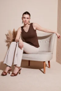 Lela Thick Sleeveless V-neck Blouse Blouse - Image 2