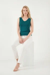 Lela Thick Sleeveless V-neck Blouse Blouse - Image 4