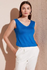 Lela Thick Sleeveless V-neck Blouse Blouse - Image 2